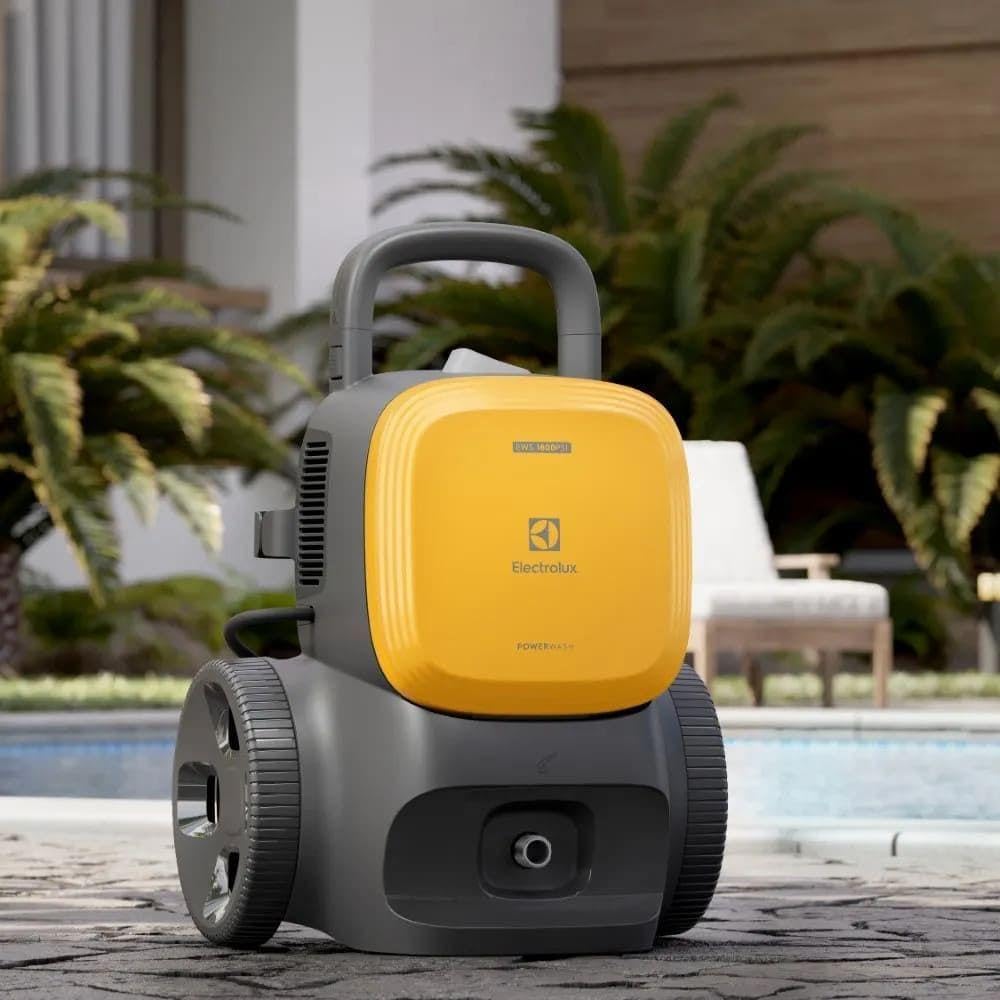 Electrolux Lavadora de Alta Pressão Lava Jato Lava Car 1800PSI de pressão de àgua e Potencia 1450W de motor com Aplicador de Detergente PowerWash EWS1800 127v Amarela
