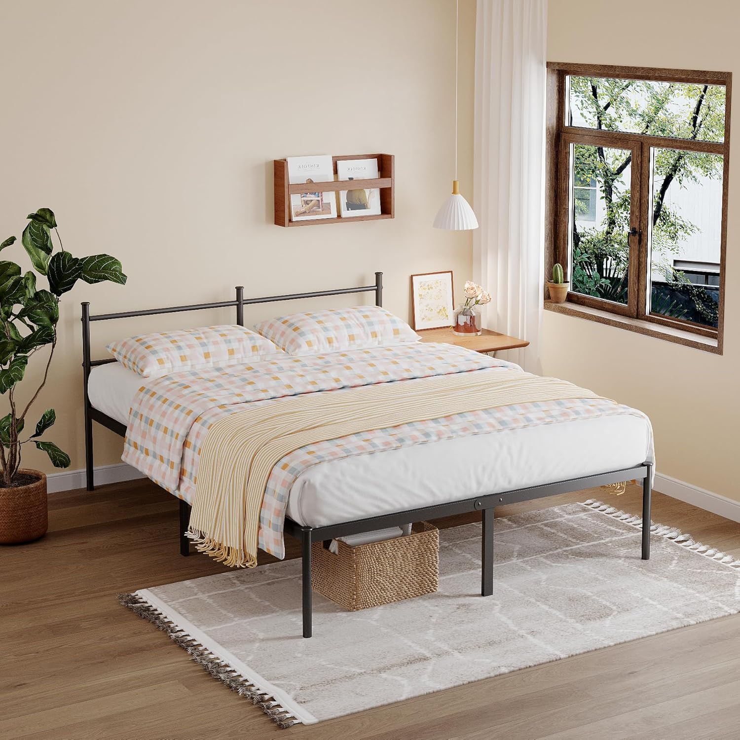 Cama de Casal Padrão (138x188) com Cabeceira Integrada de Ferro, Base Metálica Reforçada, Design Minimalista